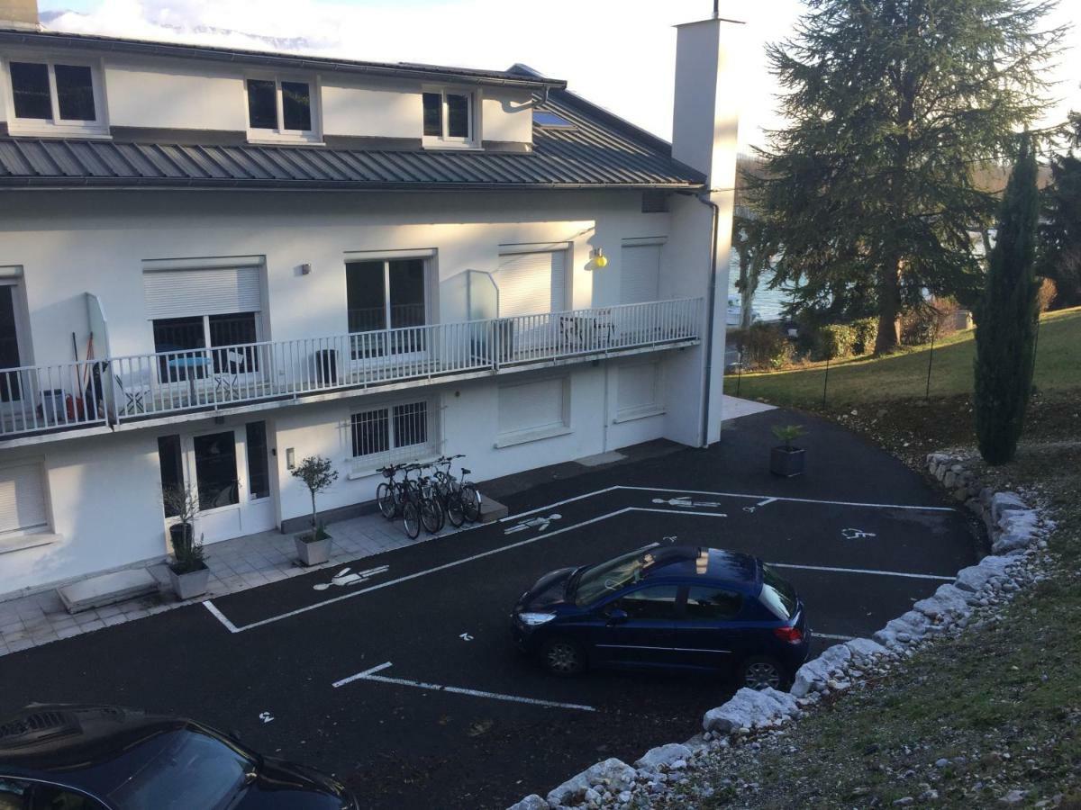 Pause Detente Sur La Port Du Bourget Du Lac Le Bourget-du-Lac Bagian luar foto